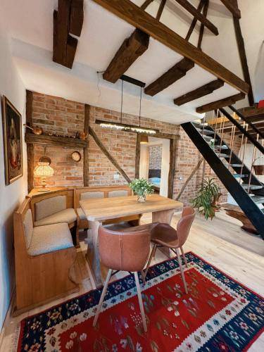 House Tunari