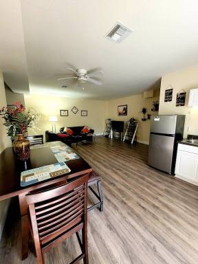 Airbnb  Wesley Chapel