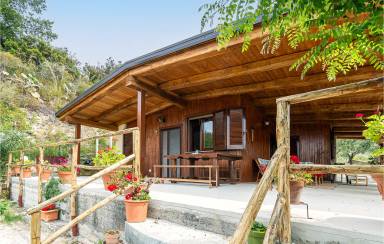 Splendida casa con griglia, terrazza e giardino | Vista sulla montagna | Ammette cani