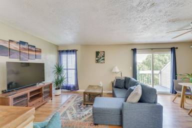 Condo Hickory