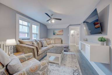 Apartment  Oak Creek