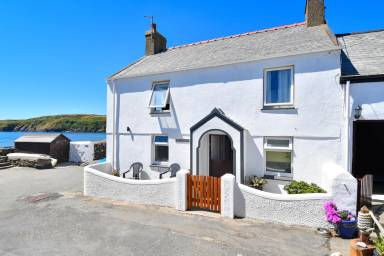 Cottage | Water view | Close to the beach