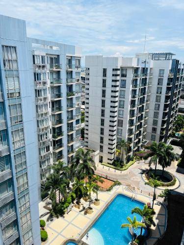 Serviced apartment  Makati