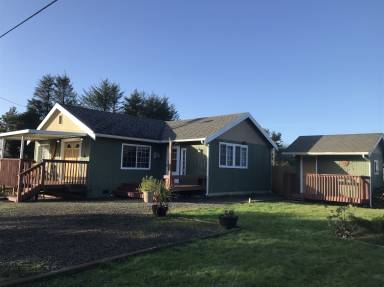 House  Oyehut-Hogans Corner