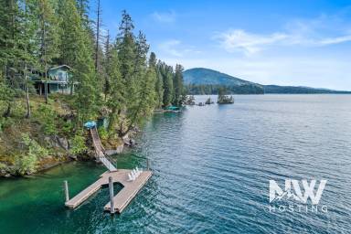 House  Hayden Lake