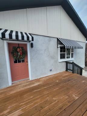 House Balcony/Patio Hot Springs