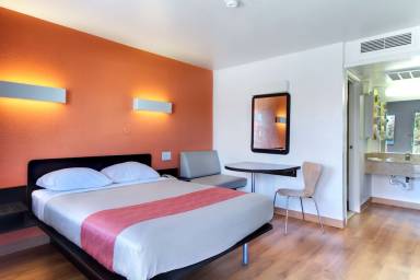 Motel Lake Arbor