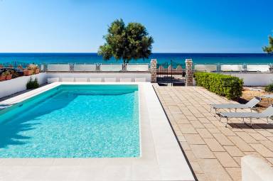 Villa mit Garten, privatem Pool und Grill
