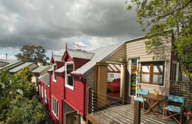 Bed & Breakfast  Stanmore