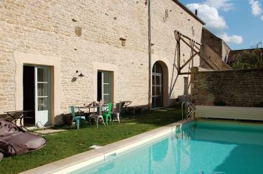 House Pool Aloxe-Corton