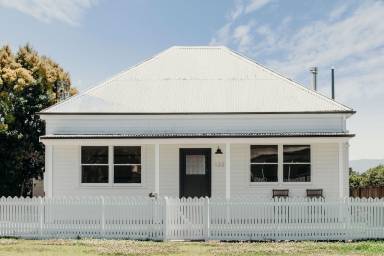 House  Clarence Town