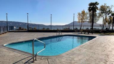 Motel  Lakeport