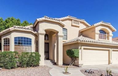 House El Dorado Lakes Golf Community