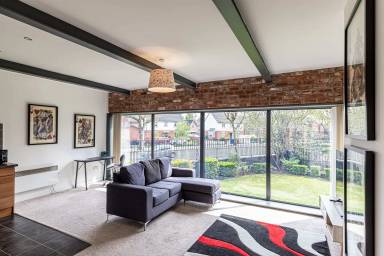 Condo Warrington