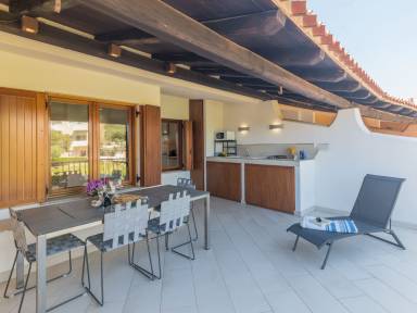 Incantevole appartamento accogliente e familiare con giardino, terrazza e piscina