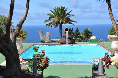 Villa im Kolonialstil mit Pool auf einer weitläufigen Finca mit herrlichem Ausblick