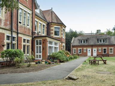 Cottage Westbourne