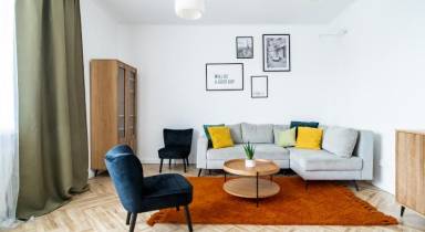 100 m² Apartament
