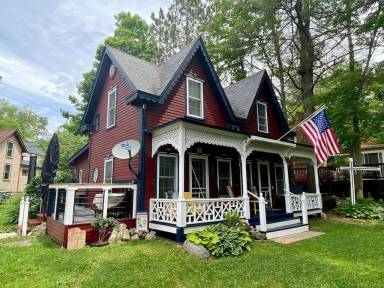 Cottage Lake Sunapee