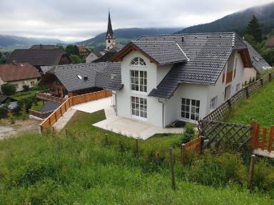 Ferienhaus in Sankt Margarethen Im Lungau mit Garten, Terrasse und Whirlpool