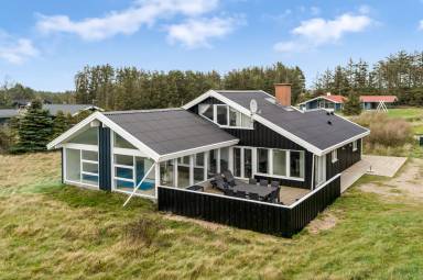 Ferienhaus mit Whirlpool, Grill und privatem Pool
