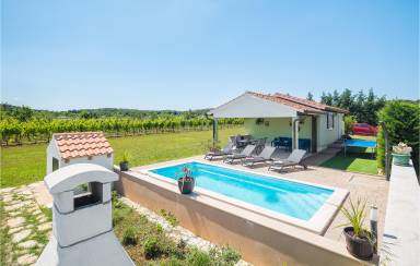 40 m² Ferienhaus mit Pool für 4 Gäste mit Hund in Rovinj, Istrien, Kroatien. 