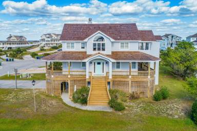 Vacation home with grill, pool & patio | Nature view