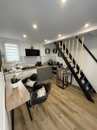 Apartment with patio in Nantes