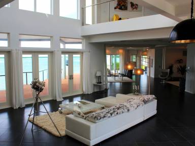 929 m² Villa