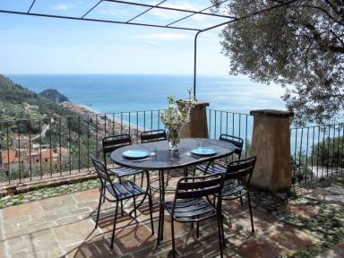 Ferienhaus mit Meer-Blick für 6 Gäste mit Hund in Varigotti, Ligurien