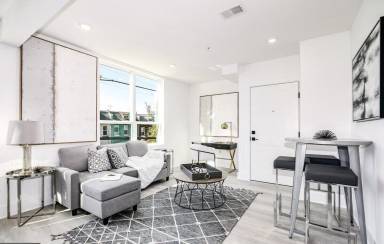 Elegant 2BR with Stunning City Views in DC