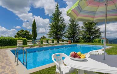 Confortevole casa a Londa con piscina e barbecue