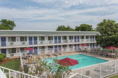 Motel Pool Harbor Village