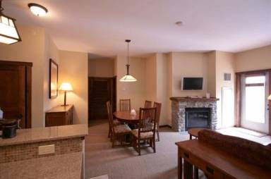 108 m² Condo