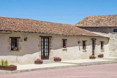 House  Doué-la-Fontaine