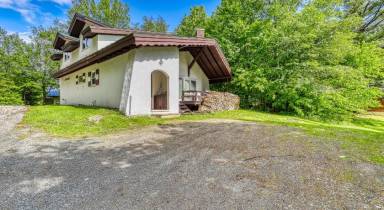 252 m² House