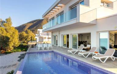 House  Pomos