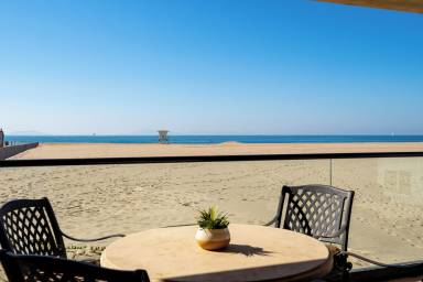 339 m² House