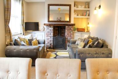 Cottage  Youlgreave