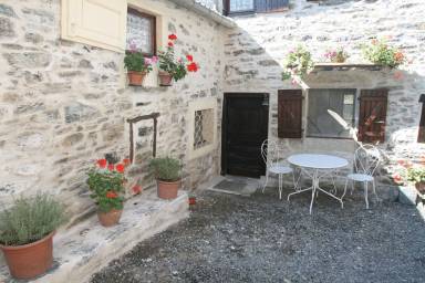 House Yard Castres