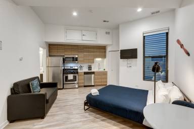 Hotel River West