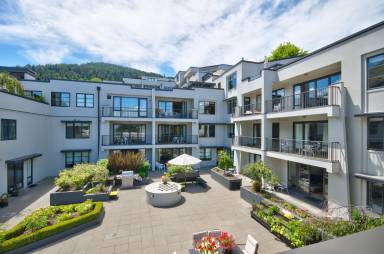 Serviced apartment Queenstown