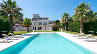 Kinderfreundliche charmante Villa mit Terrasse, Whirlpool und Garten | Poolblick | Haustiere sind willkommen