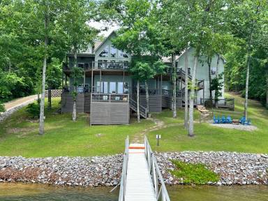 418 m² House