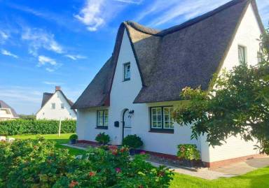 90 m² House