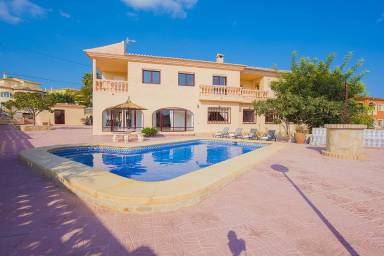 400 m² Villa