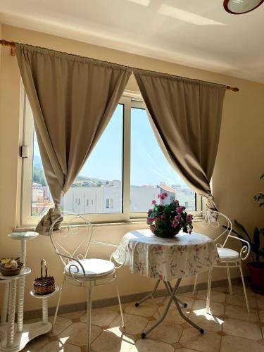Rental apartment with patio — photo 2