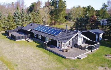 House  Bratten Strand