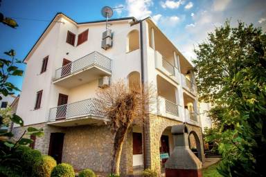 Kinderfreundliche wunderschöne Ferienwohnung mit Pool, Garten und Grill | Nah am Strand | Haustiere erlaubt