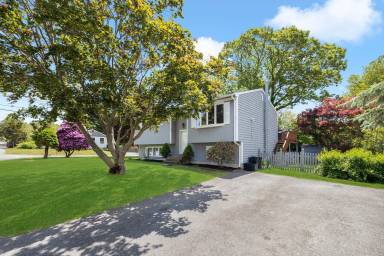 House  Saunderstown